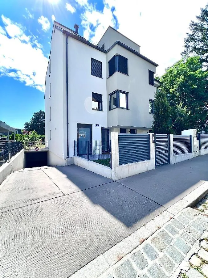 Apartment Schonbrunn Vienna