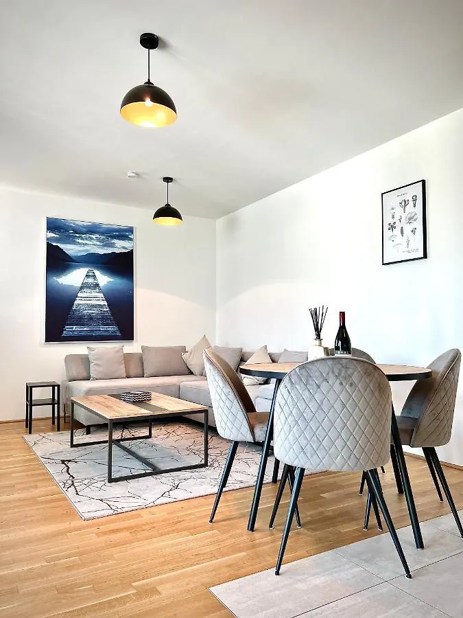 Apartment Schonbrunn Vienna